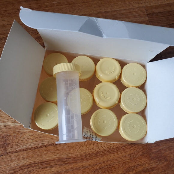 BREASTMILK FREEZING & STORAGE- 12bottles & lids. - Picture 3 of 6